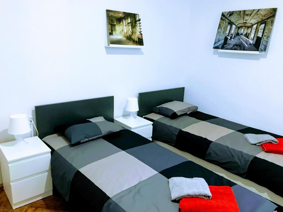 Pula Center Green Park Apartments And Rooms Exterior foto