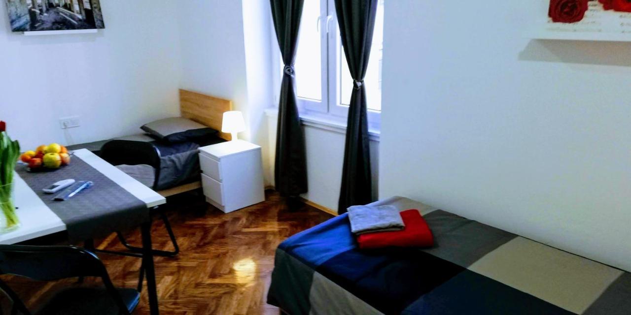 Pula Center Green Park Apartments And Rooms Exterior foto
