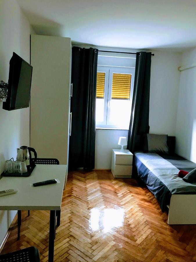 Pula Center Green Park Apartments And Rooms Exterior foto